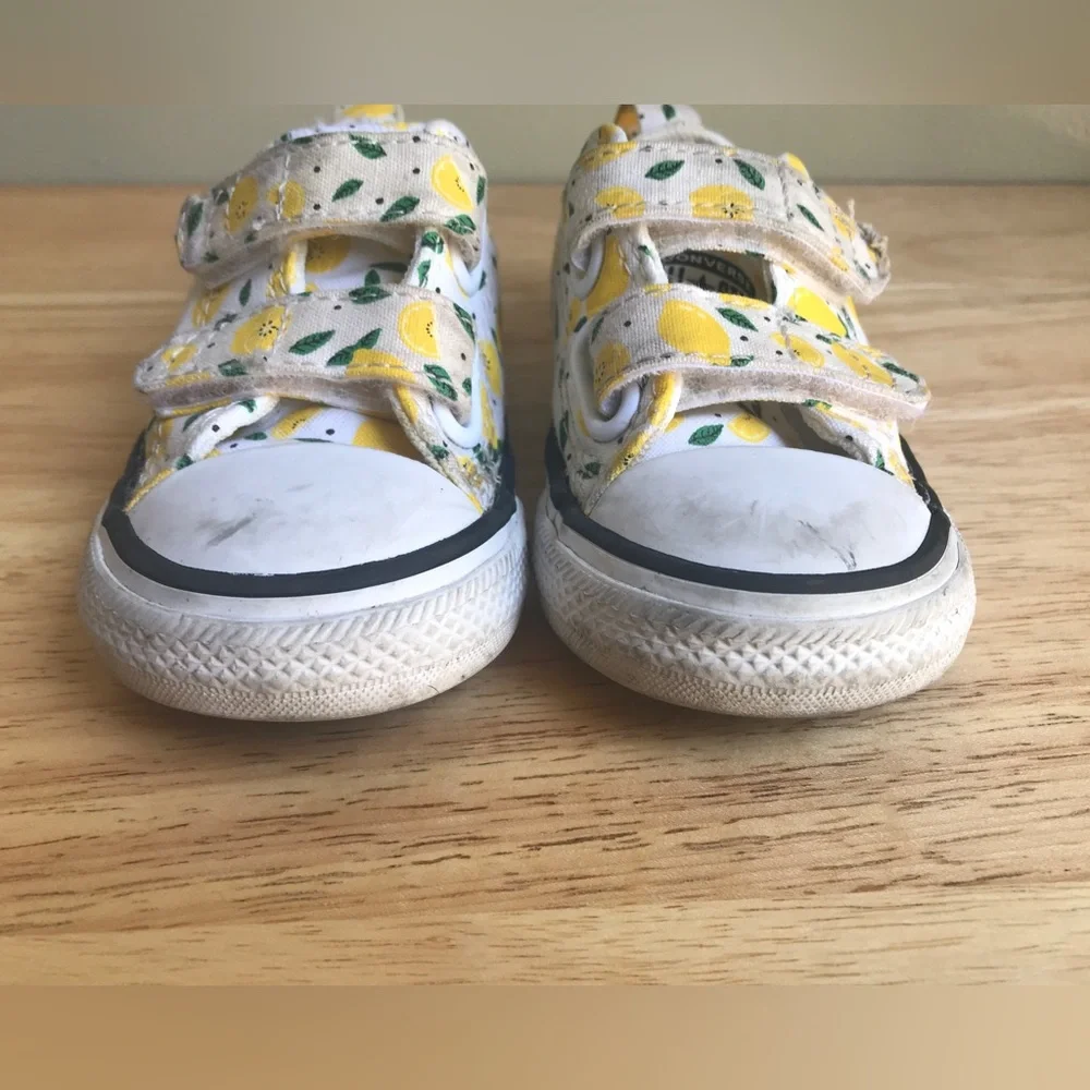 Converse Kids Lemon Print Sneakers Velcro Straps Size: US Toddler 5C EUR 21